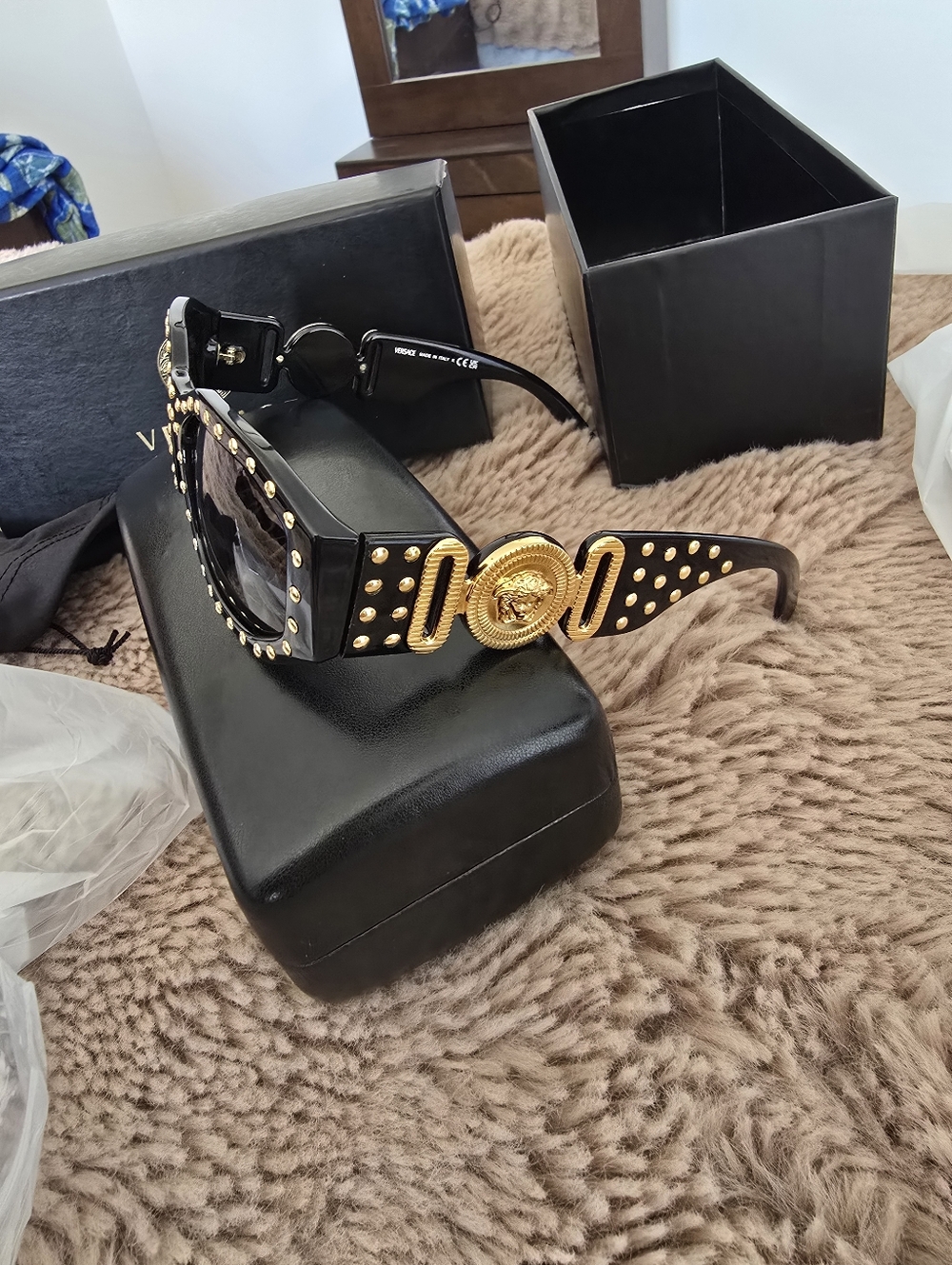 New Versace 0ve4361 Gold Studded Sunglasses Unisex - Picture 5 of 10